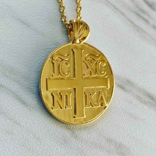 18K Gold Vermeil Jesus Christ Conquers Necklace - Divine Box
